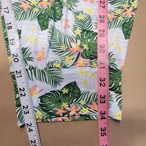 Tommy Bahama Size XL 2-Piece Floral Pajama Set, Jogger Style Pants and Tank Top - Picture 13 of 15